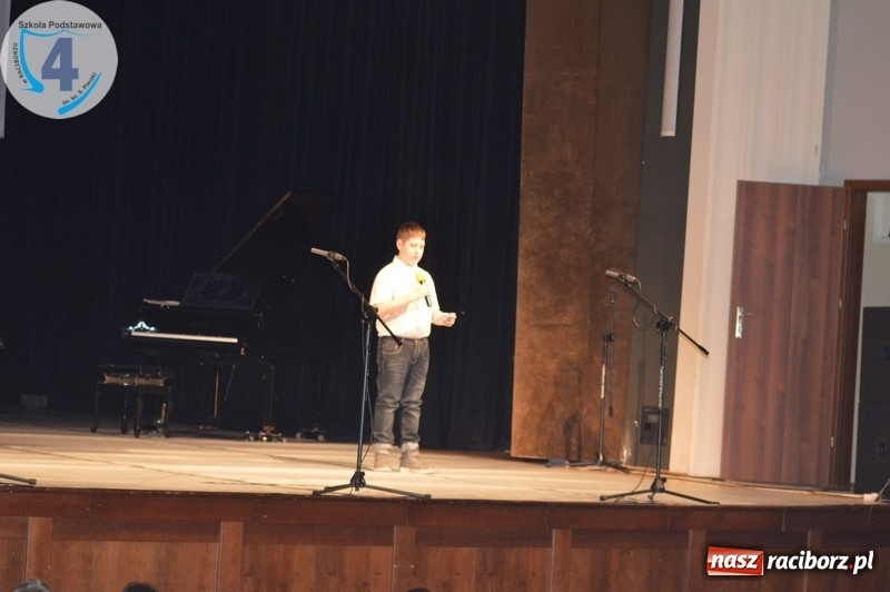 Zdjęcie w galerii na portalu naszraciborz.pl: Raciborska SP 4 obchodziła Dzień Patrona wiadomości z regionu