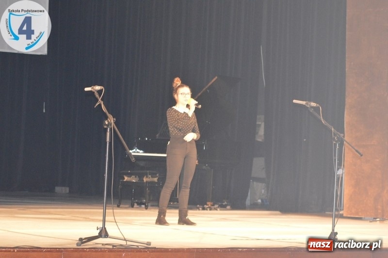 Zdjęcie w galerii na portalu naszraciborz.pl: Raciborska SP 4 obchodziła Dzień Patrona wiadomości z regionu