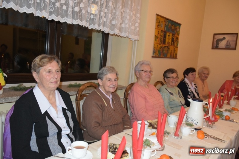 Zdjęcie w galerii na portalu naszraciborz.pl: Mikołaj odwiedził gospodynie z Tworkowa wiadomości z regionu