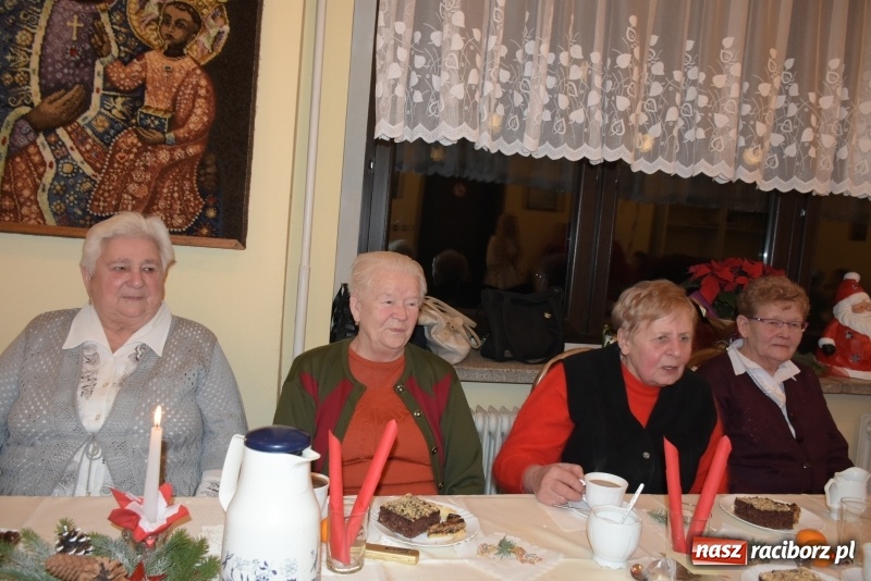 Zdjęcie w galerii na portalu naszraciborz.pl: Mikołaj odwiedził gospodynie z Tworkowa wiadomości z regionu
