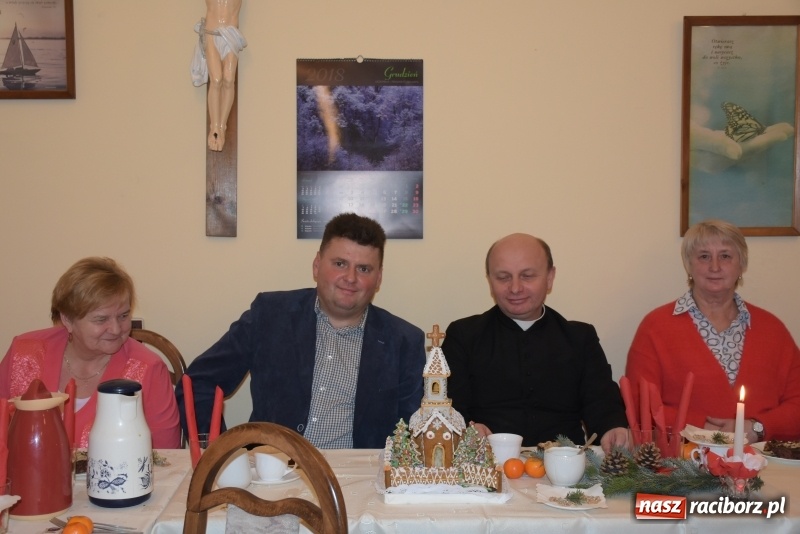 Zdjęcie w galerii na portalu naszraciborz.pl: Mikołaj odwiedził gospodynie z Tworkowa wiadomości z regionu