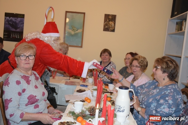 Zdjęcie w galerii na portalu naszraciborz.pl: Mikołaj odwiedził gospodynie z Tworkowa wiadomości z regionu