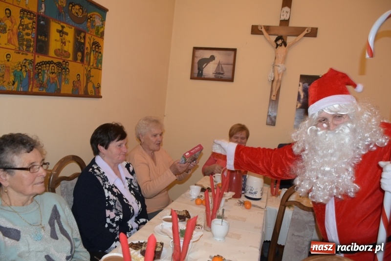 Zdjęcie w galerii na portalu naszraciborz.pl: Mikołaj odwiedził gospodynie z Tworkowa wiadomości z regionu