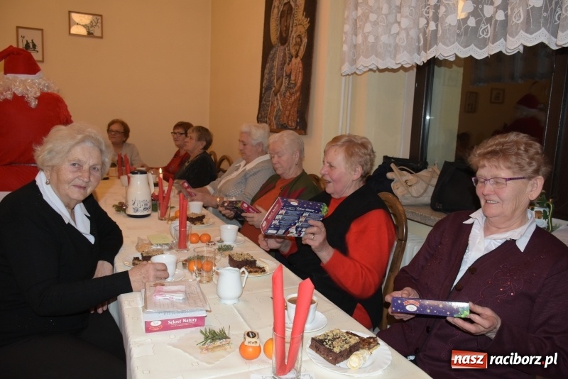 Zdjęcie w galerii na portalu naszraciborz.pl: Mikołaj odwiedził gospodynie z Tworkowa wiadomości z regionu