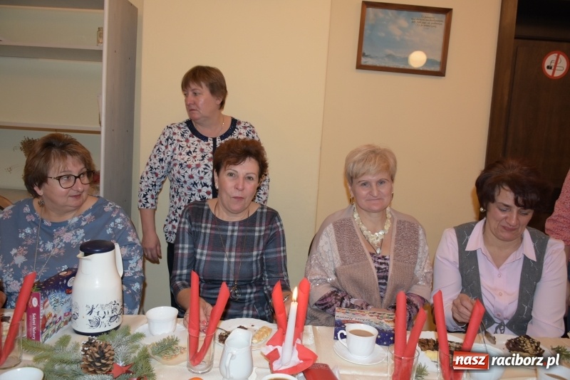 Zdjęcie w galerii na portalu naszraciborz.pl: Mikołaj odwiedził gospodynie z Tworkowa wiadomości z regionu