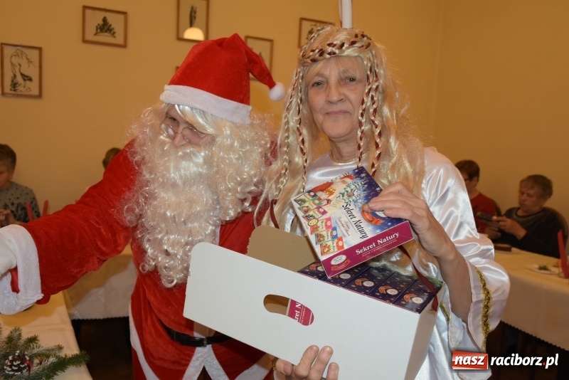 Zdjęcie w galerii na portalu naszraciborz.pl: Mikołaj odwiedził gospodynie z Tworkowa wiadomości z regionu