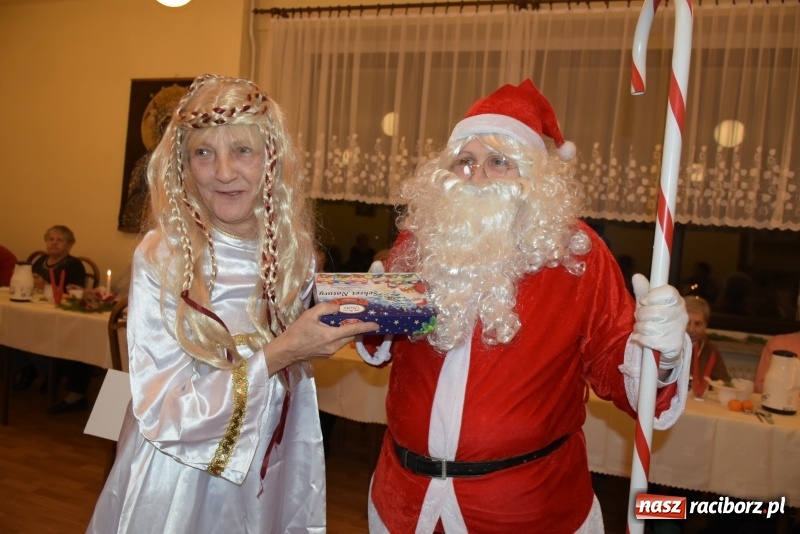 Zdjęcie w galerii na portalu naszraciborz.pl: Mikołaj odwiedził gospodynie z Tworkowa wiadomości z regionu