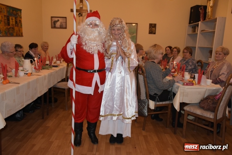 Zdjęcie w galerii na portalu naszraciborz.pl: Mikołaj odwiedził gospodynie z Tworkowa wiadomości z regionu