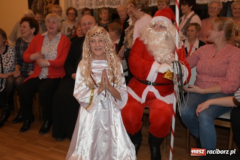 Zdjęcie w galerii na portalu naszraciborz.pl: Mikołaj odwiedził gospodynie z Tworkowa wiadomości z regionu