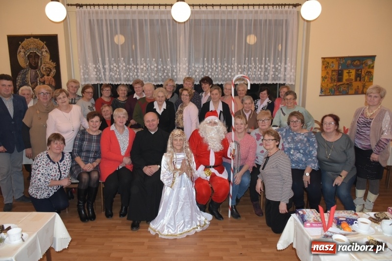 Zdjęcie w galerii na portalu naszraciborz.pl: Mikołaj odwiedził gospodynie z Tworkowa wiadomości z regionu