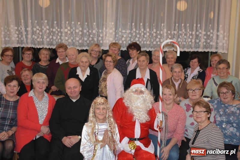 Zdjęcie w galerii na portalu naszraciborz.pl: Mikołaj odwiedził gospodynie z Tworkowa wiadomości z regionu