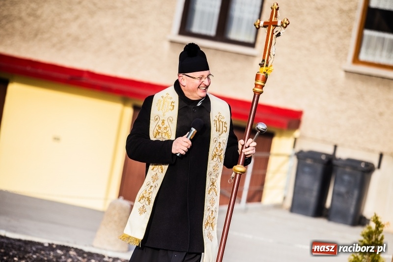 Zdjęcie w galerii na portalu naszraciborz.pl: Pradawnym zwyczajem w Krzanowicach przeszła dziś procesja konna na św. Mikołaja FOTO i WIDEO wiadomości z regionu