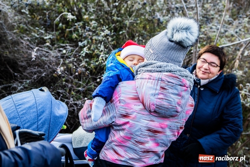 Zdjęcie w galerii na portalu naszraciborz.pl: Pradawnym zwyczajem w Krzanowicach przeszła dziś procesja konna na św. Mikołaja FOTO i WIDEO wiadomości z regionu