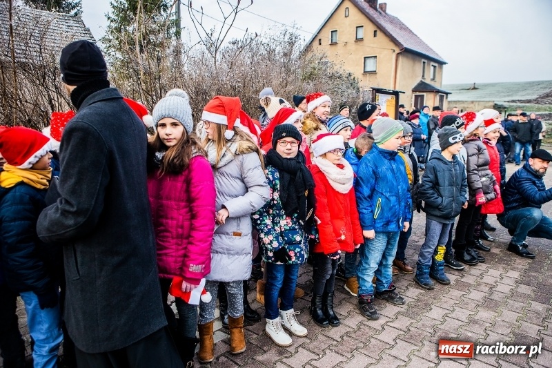 Zdjęcie w galerii na portalu naszraciborz.pl: Pradawnym zwyczajem w Krzanowicach przeszła dziś procesja konna na św. Mikołaja FOTO i WIDEO wiadomości z regionu