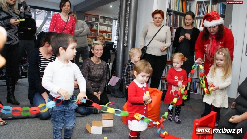 Zdjęcie w galerii na portalu naszraciborz.pl: Mikołajkowe spotkanie w Klubie Malucha w bibliotece na Ostrogu wiadomości z regionu