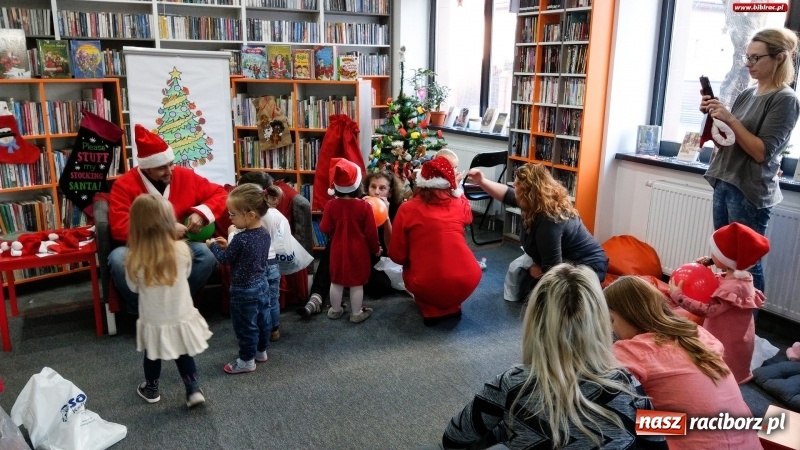 Zdjęcie w galerii na portalu naszraciborz.pl: Mikołajkowe spotkanie w Klubie Malucha w bibliotece na Ostrogu wiadomości z regionu