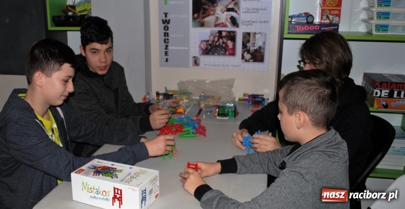 Zdjęcie w galerii na portalu naszraciborz.pl: Integracja nie segregacja. Akcja w SP 1 na Ostrogu  wiadomości z regionu