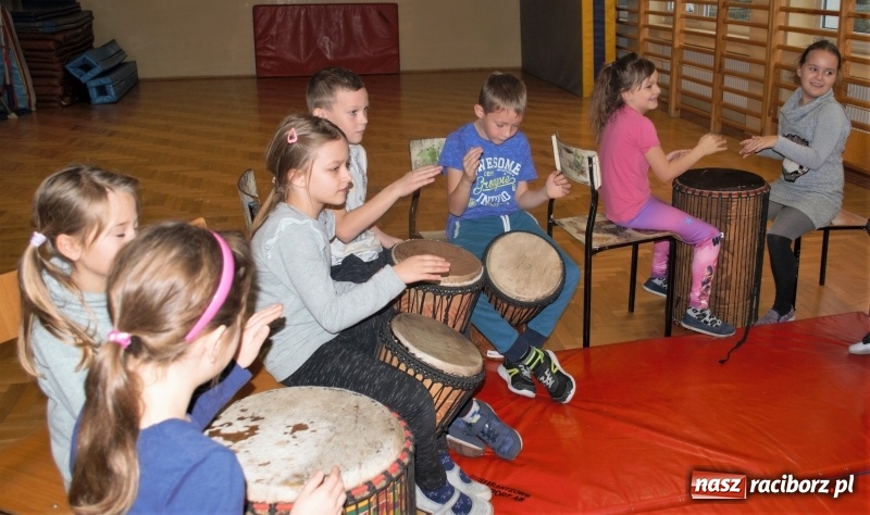 Zdjęcie w galerii na portalu naszraciborz.pl: Integracja nie segregacja. Akcja w SP 1 na Ostrogu  wiadomości z regionu