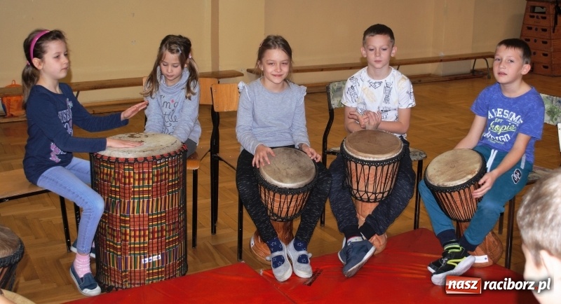 Zdjęcie w galerii na portalu naszraciborz.pl: Integracja nie segregacja. Akcja w SP 1 na Ostrogu  wiadomości z regionu