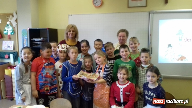 Zdjęcie w galerii na portalu naszraciborz.pl: W Studziennej dzieci piekły świąteczne pierniki wiadomości z regionu