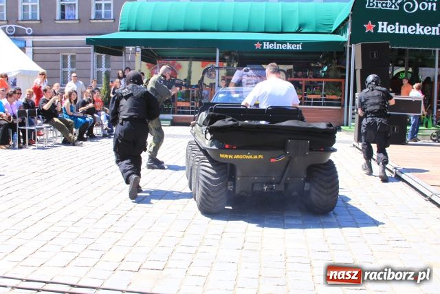 Zdjęcie w galerii na portalu naszraciborz.pl: Amfibia z Kanady w Raciborzu wiadomości z regionu