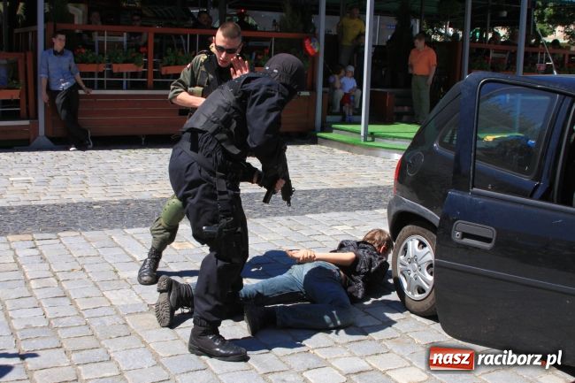 Zdjęcie w galerii na portalu naszraciborz.pl: Amfibia z Kanady w Raciborzu wiadomości z regionu