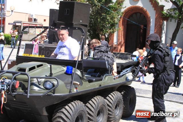Zdjęcie w galerii na portalu naszraciborz.pl: Amfibia z Kanady w Raciborzu wiadomości z regionu