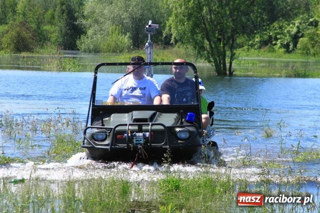 Zdjęcie w galerii na portalu naszraciborz.pl: Amfibia z Kanady w Raciborzu wiadomości z regionu