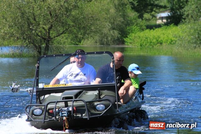 Zdjęcie w galerii na portalu naszraciborz.pl: Amfibia z Kanady w Raciborzu wiadomości z regionu