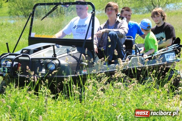 Zdjęcie w galerii na portalu naszraciborz.pl: Amfibia z Kanady w Raciborzu wiadomości z regionu