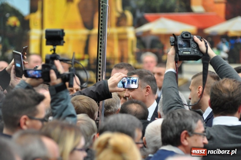 Zdjęcie w galerii na portalu naszraciborz.pl: Prezydent RP Andrzej Duda w Raciborzu. Było o Odrze, polskim ruchu narodowym i smogu  wiadomości z regionu