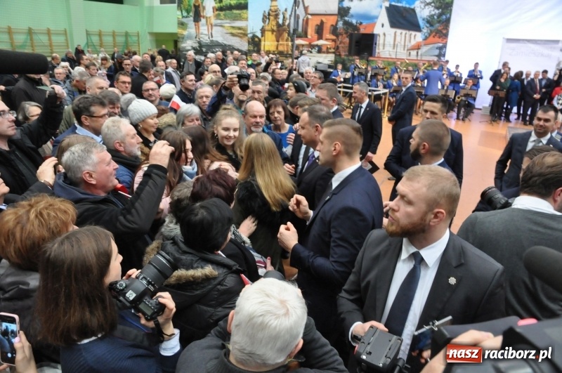 Zdjęcie w galerii na portalu naszraciborz.pl: Prezydent RP Andrzej Duda w Raciborzu. Było o Odrze, polskim ruchu narodowym i smogu  wiadomości z regionu