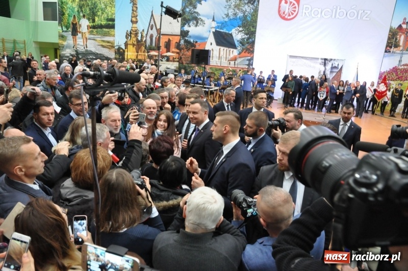 Zdjęcie w galerii na portalu naszraciborz.pl: Prezydent RP Andrzej Duda w Raciborzu. Było o Odrze, polskim ruchu narodowym i smogu  wiadomości z regionu