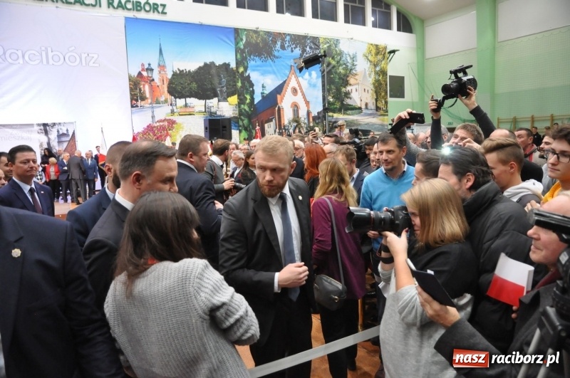 Zdjęcie w galerii na portalu naszraciborz.pl: Prezydent RP Andrzej Duda w Raciborzu. Było o Odrze, polskim ruchu narodowym i smogu  wiadomości z regionu
