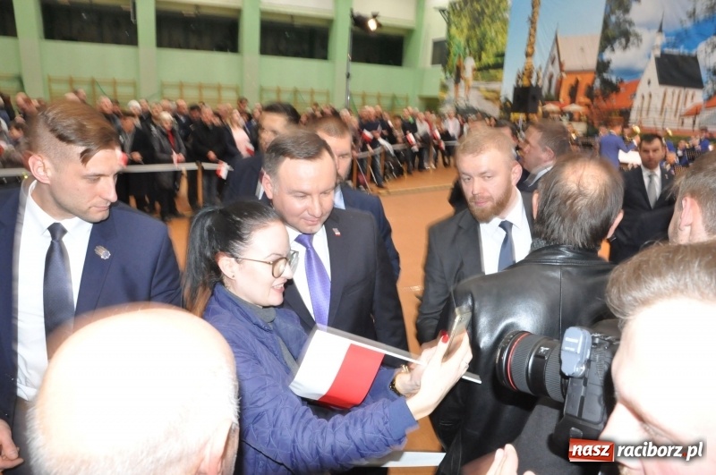 Zdjęcie w galerii na portalu naszraciborz.pl: Prezydent RP Andrzej Duda w Raciborzu. Było o Odrze, polskim ruchu narodowym i smogu  wiadomości z regionu