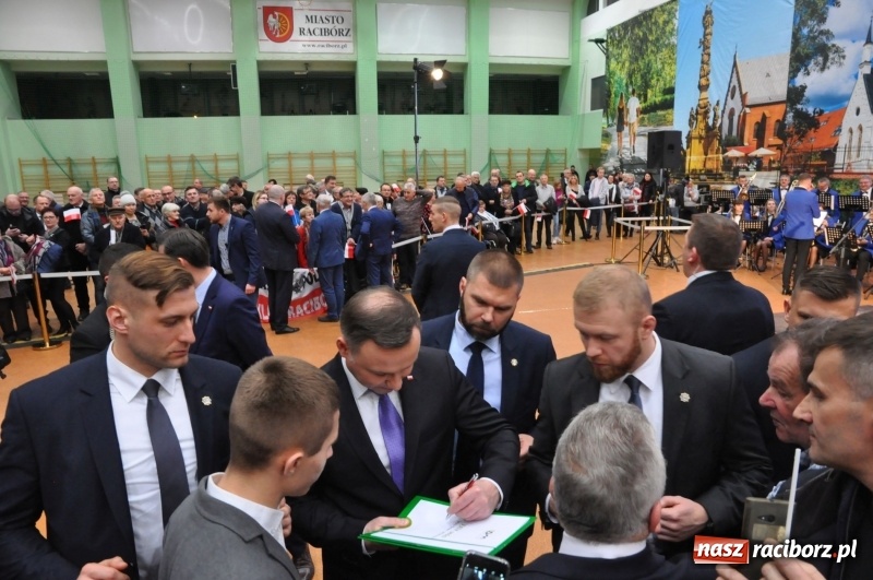Zdjęcie w galerii na portalu naszraciborz.pl: Prezydent RP Andrzej Duda w Raciborzu. Było o Odrze, polskim ruchu narodowym i smogu  wiadomości z regionu