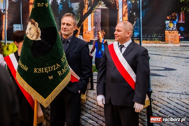 Zdjęcie w galerii na portalu naszraciborz.pl: Prezydent RP Andrzej Duda w Raciborzu. Było o Odrze, polskim ruchu narodowym i smogu  wiadomości z regionu