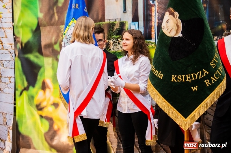 Zdjęcie w galerii na portalu naszraciborz.pl: Prezydent RP Andrzej Duda w Raciborzu. Było o Odrze, polskim ruchu narodowym i smogu  wiadomości z regionu