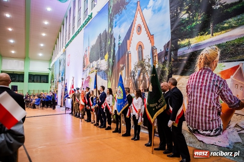 Zdjęcie w galerii na portalu naszraciborz.pl: Prezydent RP Andrzej Duda w Raciborzu. Było o Odrze, polskim ruchu narodowym i smogu  wiadomości z regionu