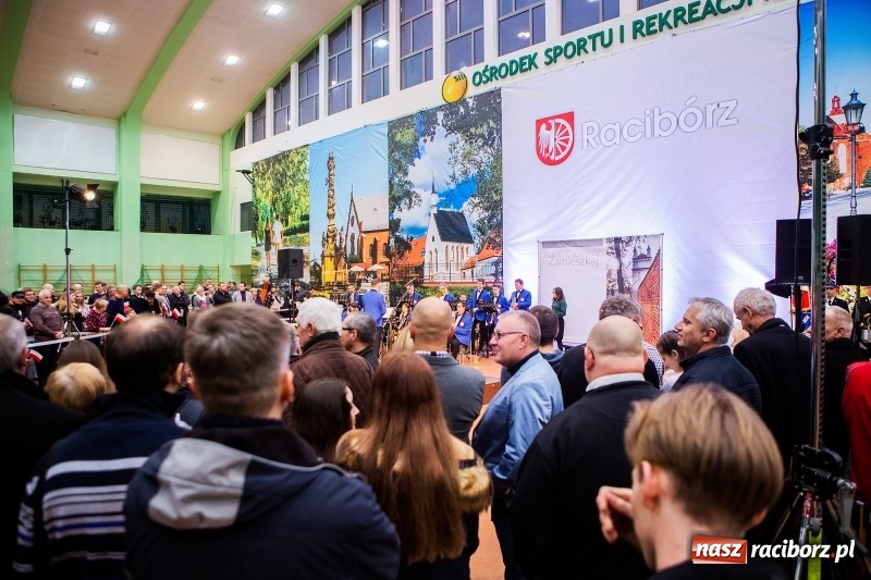Zdjęcie w galerii na portalu naszraciborz.pl: Prezydent RP Andrzej Duda w Raciborzu. Było o Odrze, polskim ruchu narodowym i smogu  wiadomości z regionu