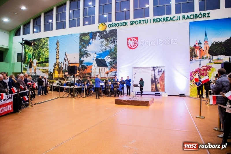 Zdjęcie w galerii na portalu naszraciborz.pl: Prezydent RP Andrzej Duda w Raciborzu. Było o Odrze, polskim ruchu narodowym i smogu  wiadomości z regionu