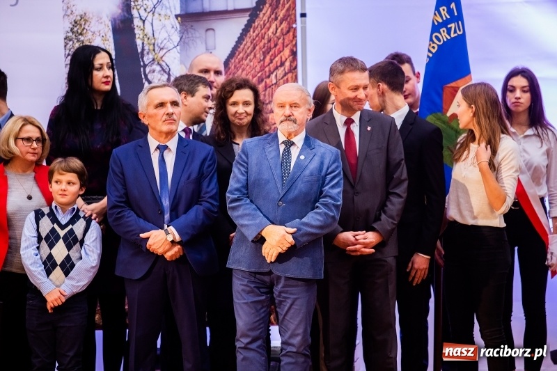 Zdjęcie w galerii na portalu naszraciborz.pl: Prezydent RP Andrzej Duda w Raciborzu. Było o Odrze, polskim ruchu narodowym i smogu  wiadomości z regionu