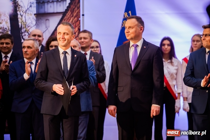 Zdjęcie w galerii na portalu naszraciborz.pl: Prezydent RP Andrzej Duda w Raciborzu. Było o Odrze, polskim ruchu narodowym i smogu  wiadomości z regionu