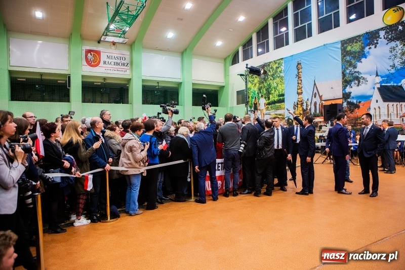 Zdjęcie w galerii na portalu naszraciborz.pl: Prezydent RP Andrzej Duda w Raciborzu. Było o Odrze, polskim ruchu narodowym i smogu  wiadomości z regionu