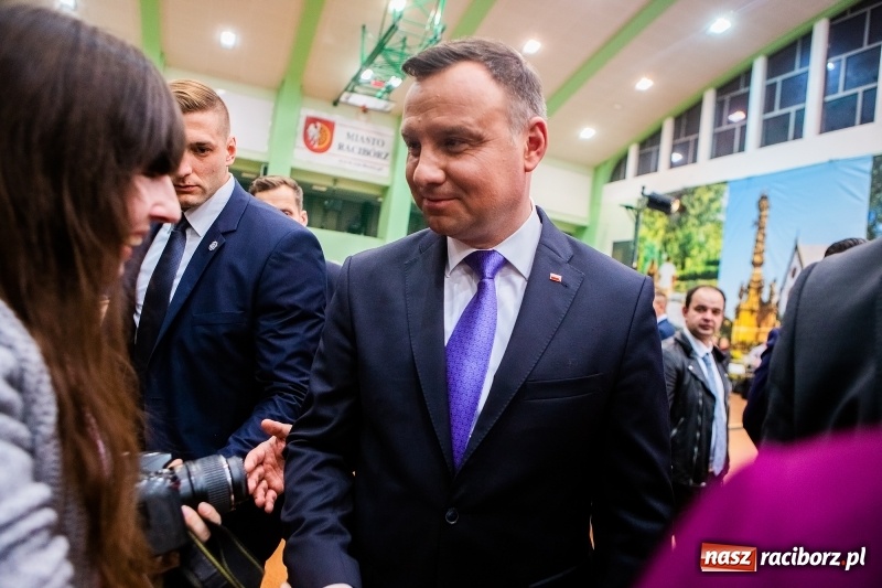 Zdjęcie w galerii na portalu naszraciborz.pl: Prezydent RP Andrzej Duda w Raciborzu. Było o Odrze, polskim ruchu narodowym i smogu  wiadomości z regionu