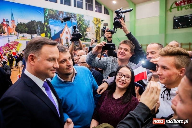 Zdjęcie w galerii na portalu naszraciborz.pl: Prezydent RP Andrzej Duda w Raciborzu. Było o Odrze, polskim ruchu narodowym i smogu  wiadomości z regionu