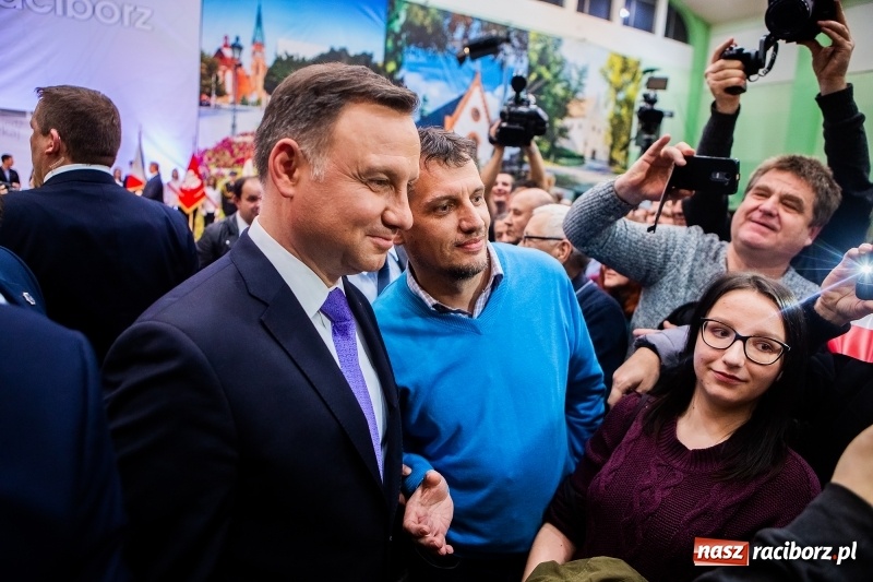 Zdjęcie w galerii na portalu naszraciborz.pl: Prezydent RP Andrzej Duda w Raciborzu. Było o Odrze, polskim ruchu narodowym i smogu  wiadomości z regionu