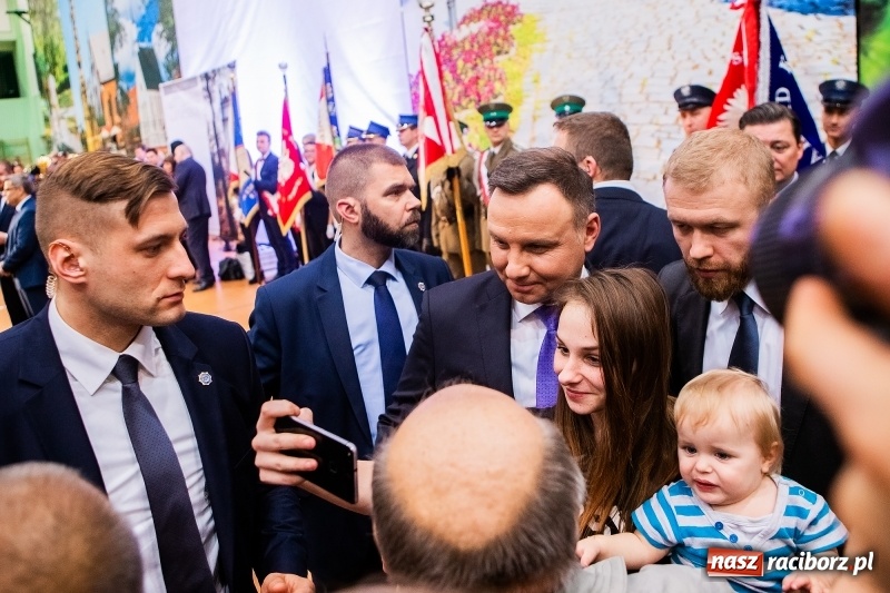 Zdjęcie w galerii na portalu naszraciborz.pl: Prezydent RP Andrzej Duda w Raciborzu. Było o Odrze, polskim ruchu narodowym i smogu  wiadomości z regionu