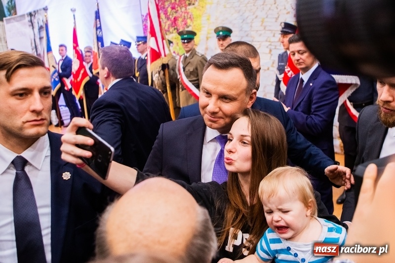 Zdjęcie w galerii na portalu naszraciborz.pl: Prezydent RP Andrzej Duda w Raciborzu. Było o Odrze, polskim ruchu narodowym i smogu  wiadomości z regionu
