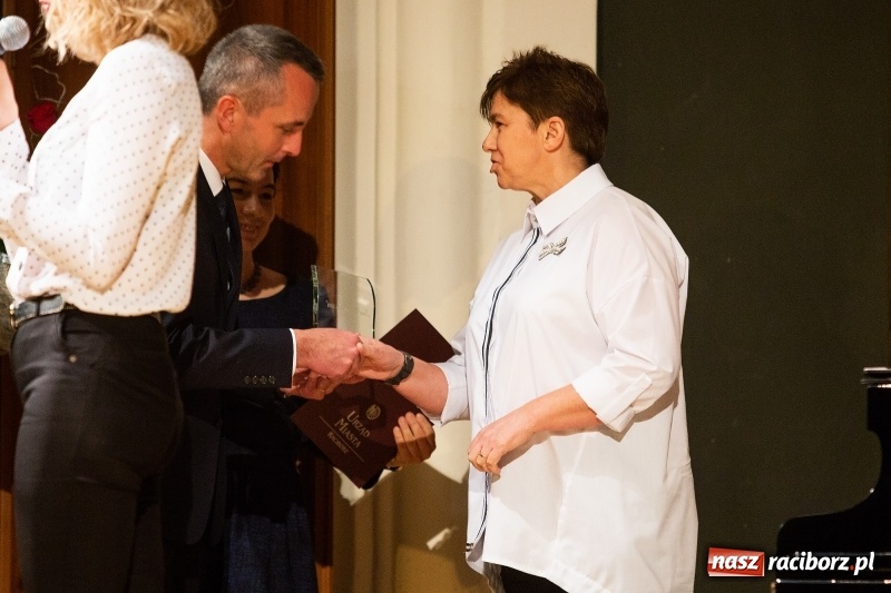 Zdjęcie w galerii na portalu naszraciborz.pl: Wręczono raciborskie Laury Wolontariatu 2018  wiadomości z regionu